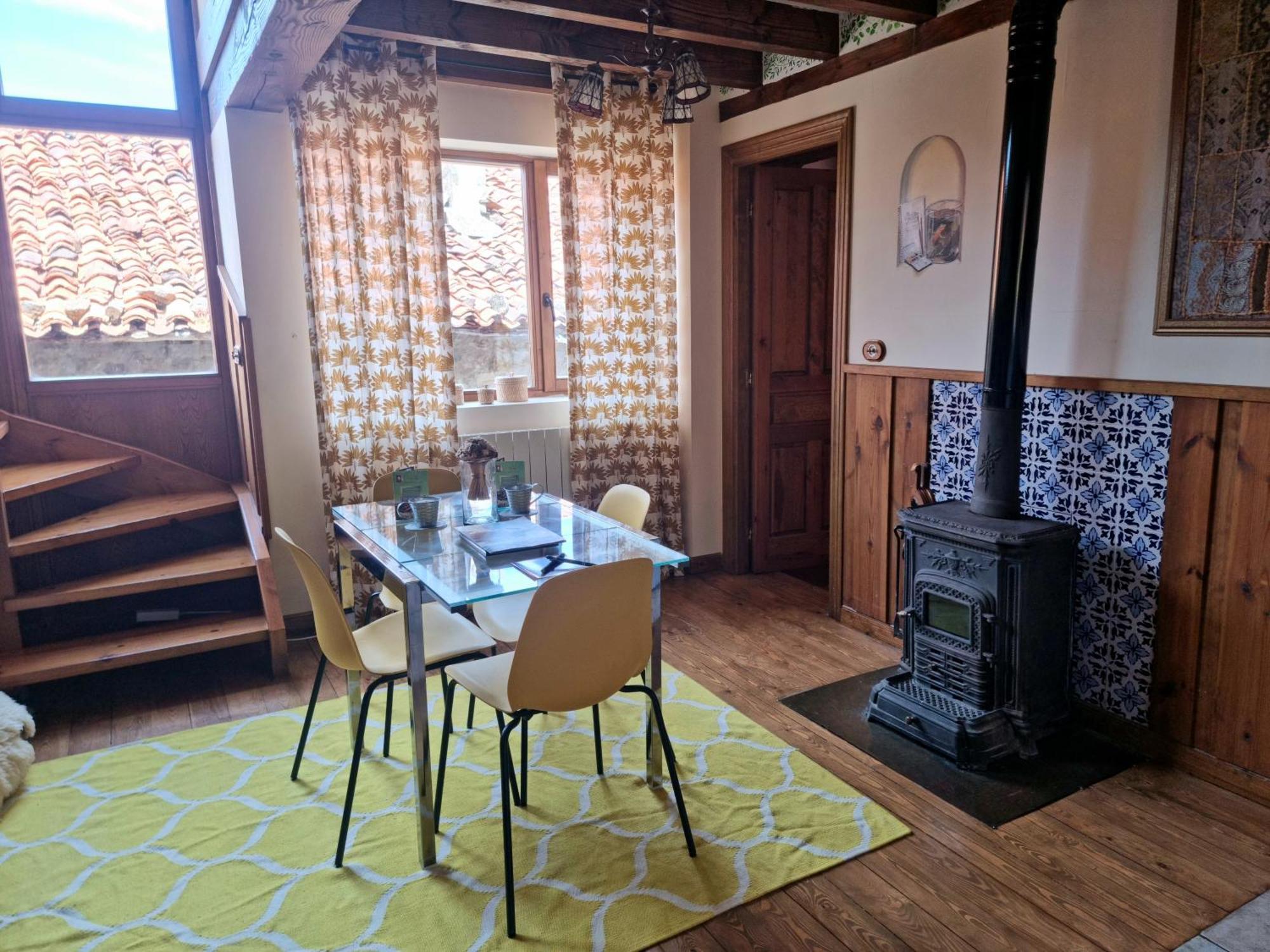 La Casa De Chimeneas *